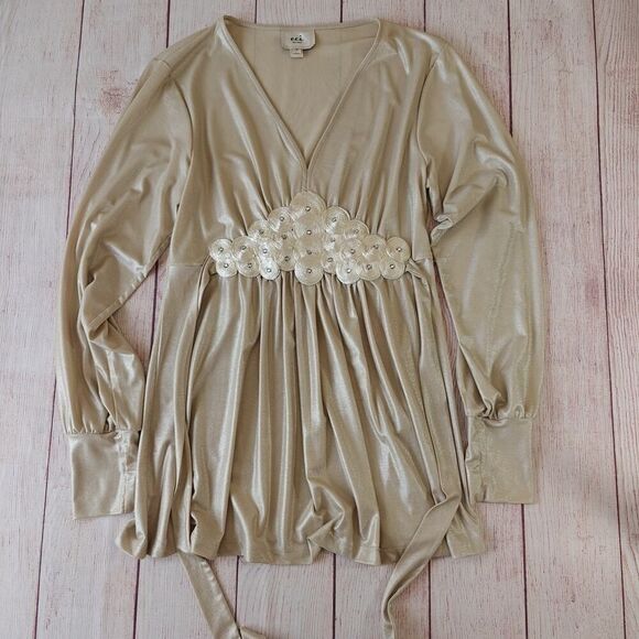 ECI New York Metallic Gold Rosette V-neck Blouse sz S - Picture 5 of 9